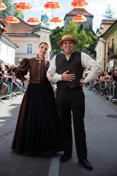 Izjemen obisk zaznamoval 50. Dneve narodnih noš in oblačilne dediščine v Kamniku (Blaž T. Muc)  (63)